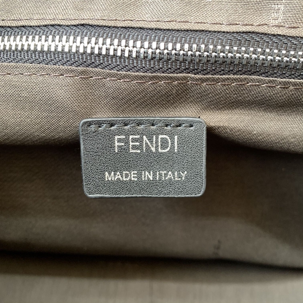 スーパーコピーブランドバッグ着用イメージ